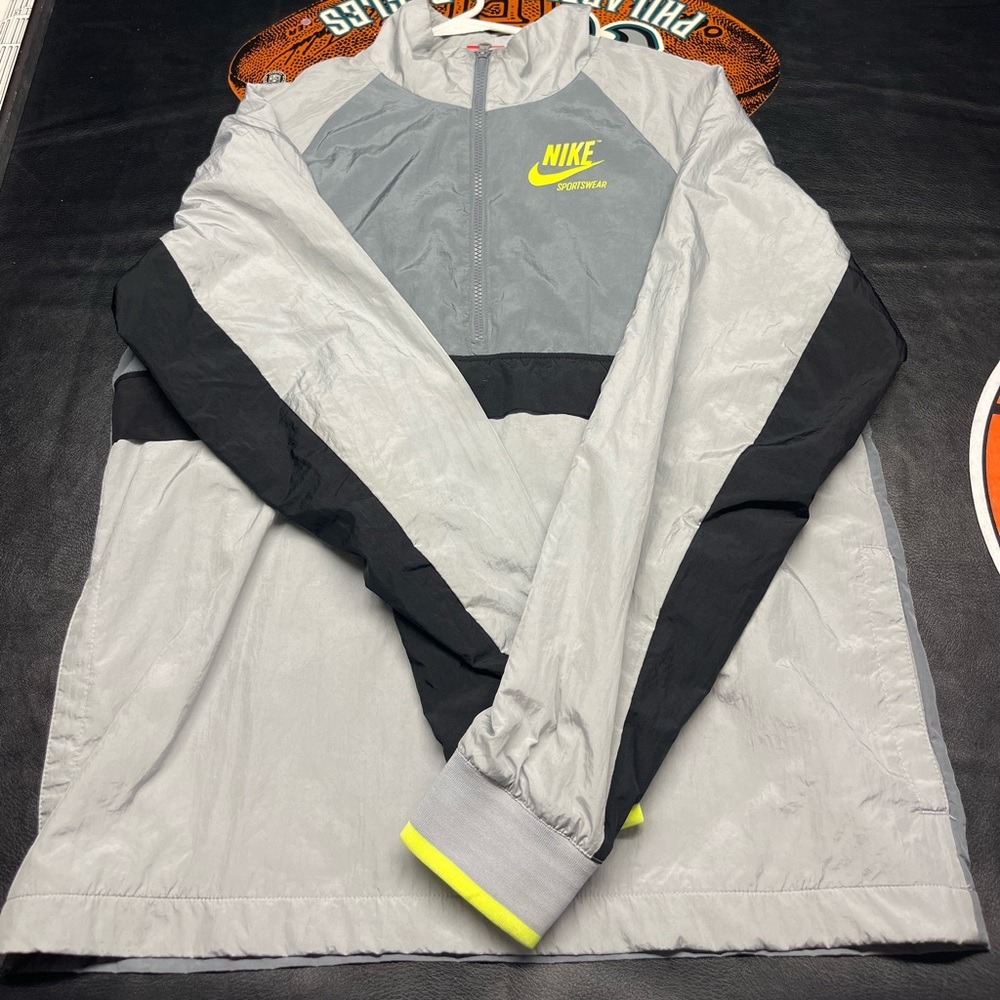 Nike windbreaker